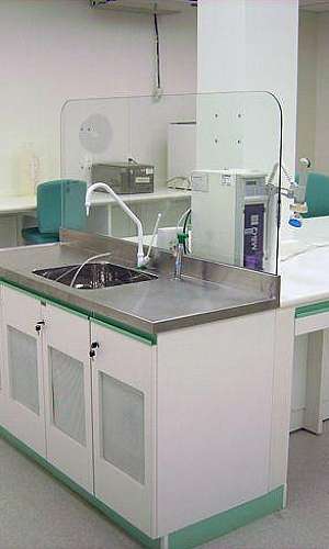 Mobiliário para laboratório de análises clínicas